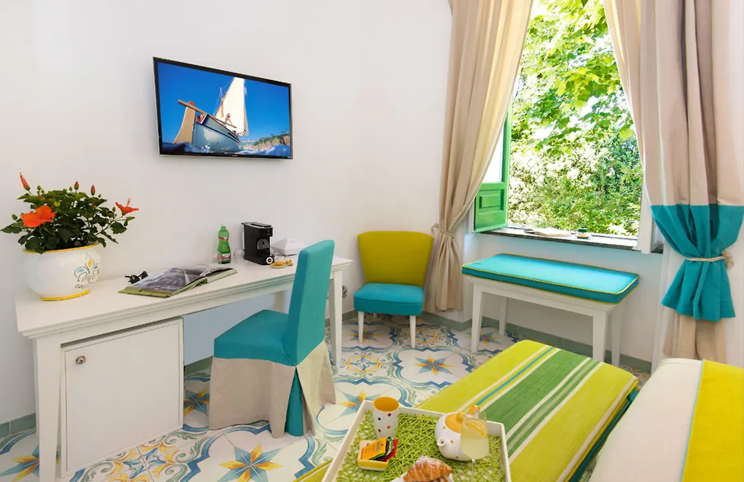 Relais Correale Rooms & Garden-1