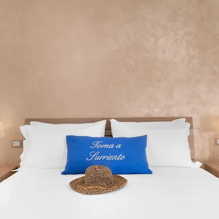 Torna A Surriento Suites-2
