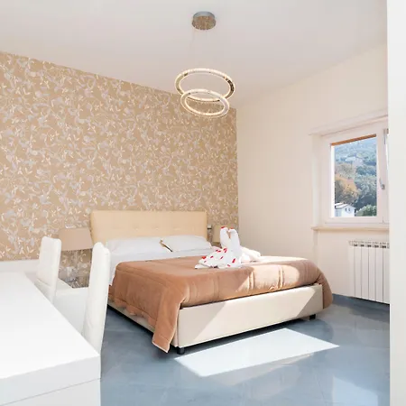 Guest House Emily Suites Sorrento-3
